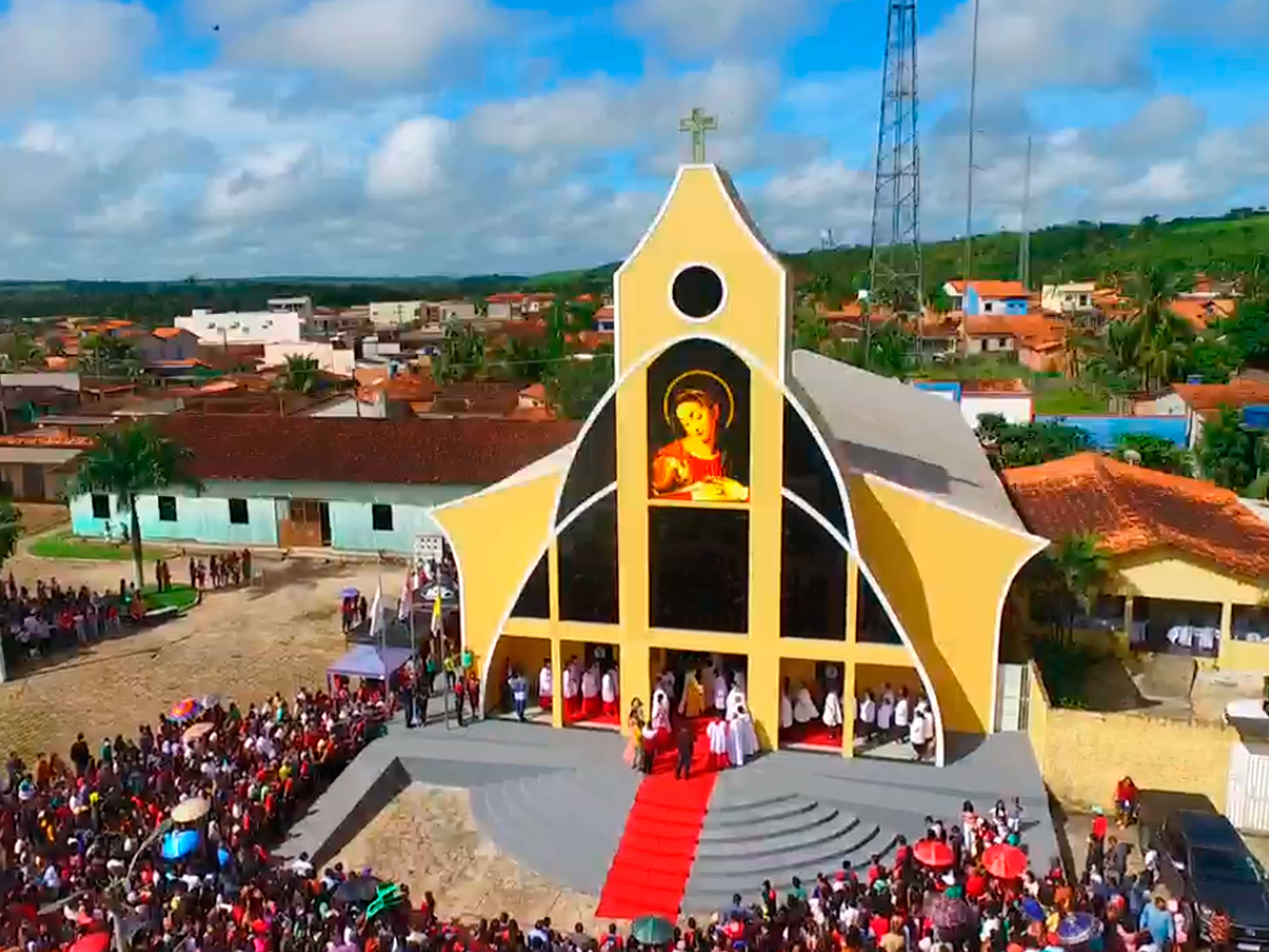 Paróquia Nossa Senhora Mãe da Divina Providência inaugura igreja matriz - Diocese de Bragança Pará